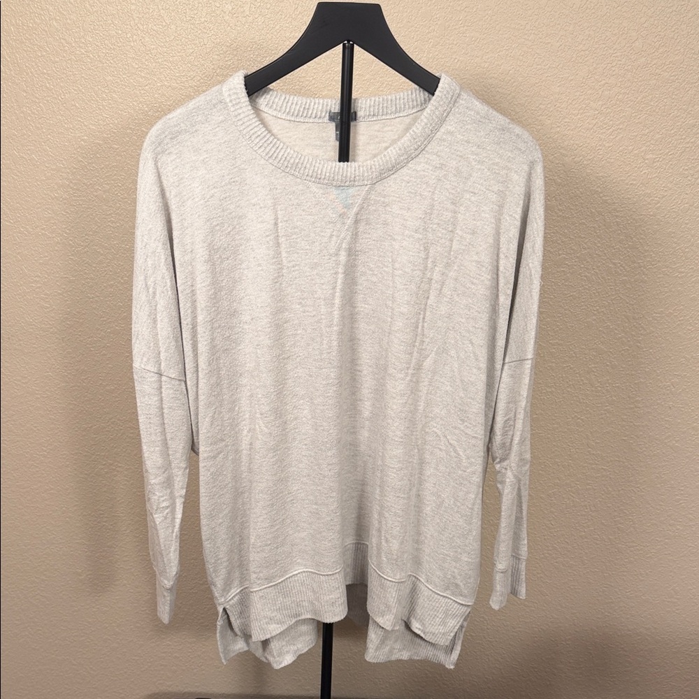 Women's Light Gray Top